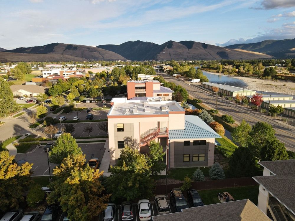 Great Northern Loop Flex Suites: 2829 Great Northern Loop, Missoula, MT 59808